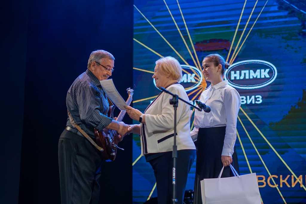 ВИЗ-Сталь провела праздник трудовой славы для ветеранов завода ВИЗ-Сталь провела праздник трудовой славы для ветеранов завода